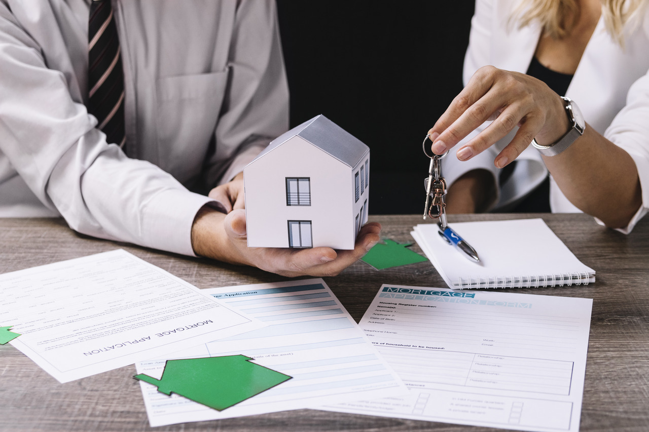 Read more about the article How is a Second Mortgage Different from a HELOC or Refinance?